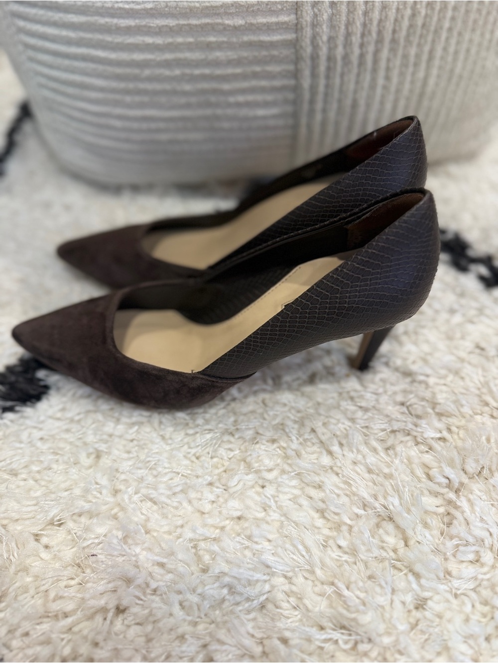 Isaac Mizrahi Paula Brown Suede & Snakeskin Pointed Toe Pumps Heels Size 8M - Picture 6 of 10
